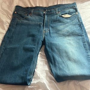 Levi dark blue denim jeans/ straight 38/32 straight